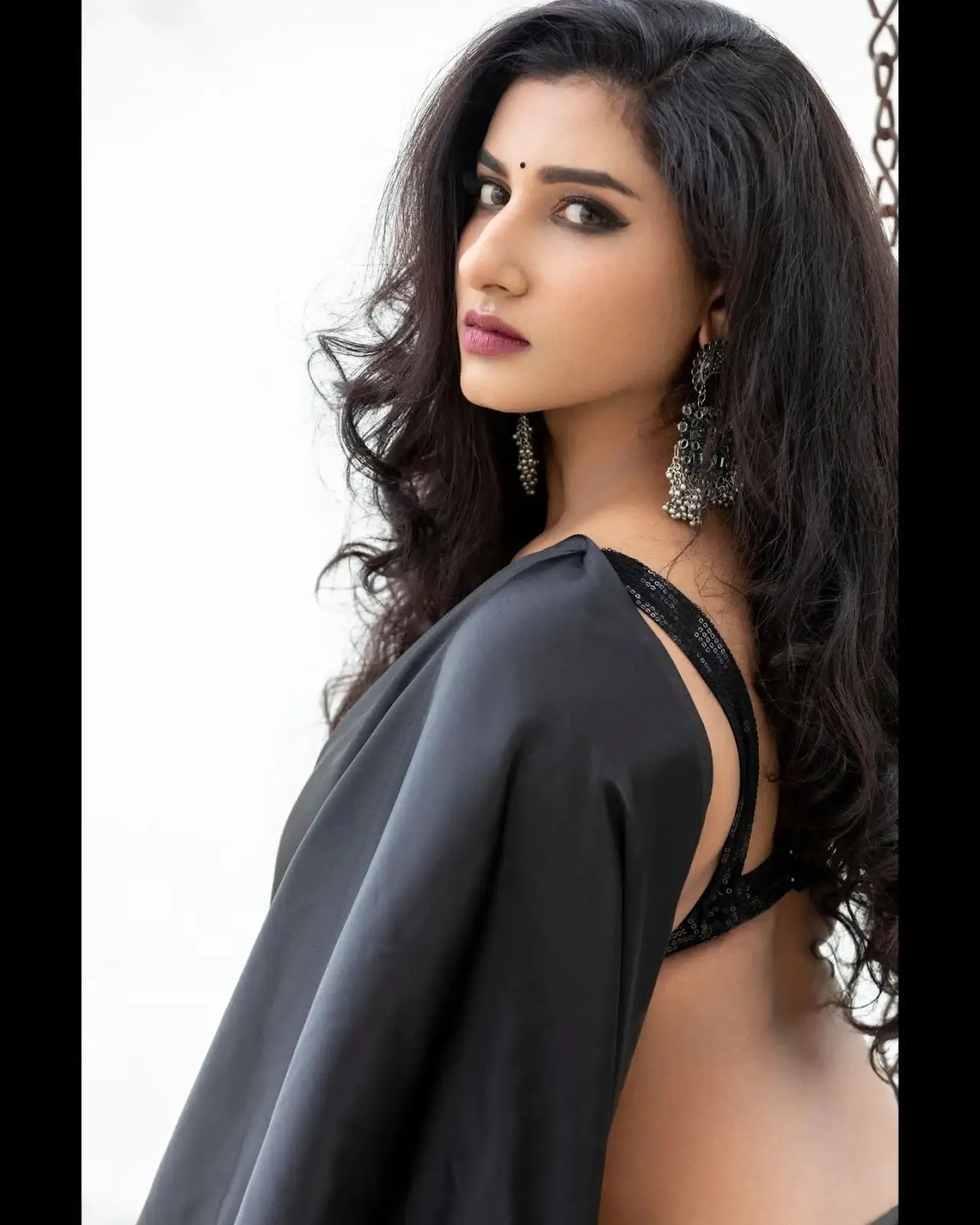 Indian TV Actress Vishnupriya Pillai in Black Saree